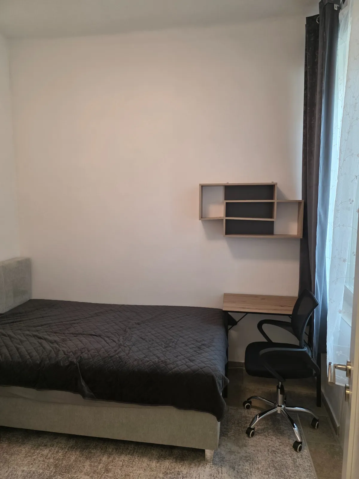 property gallery main image