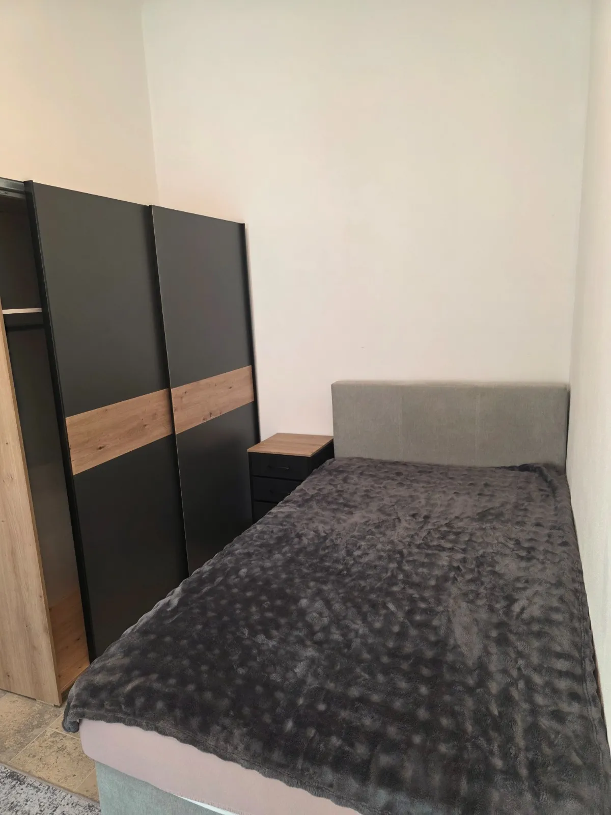 property gallery main image