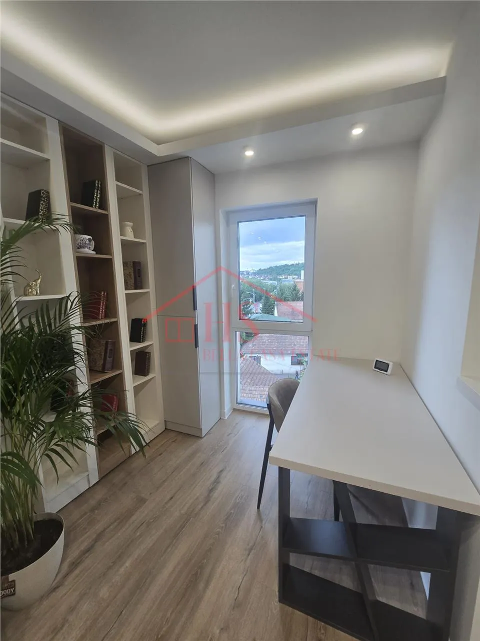property gallery main image